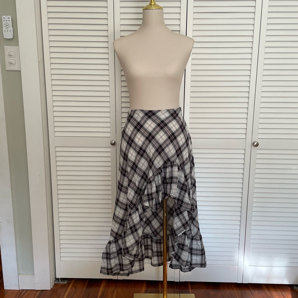 Asymmetrical Plaid Skirt in Black and White